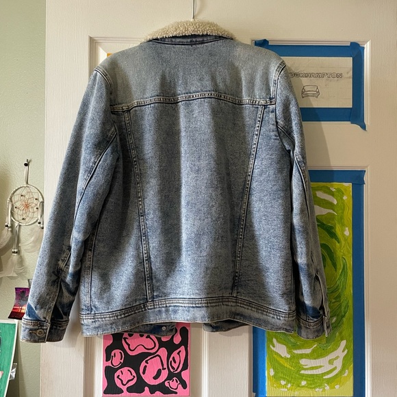 Hollister Sherpa Lined Denim Jacket - Picture 2 of 2